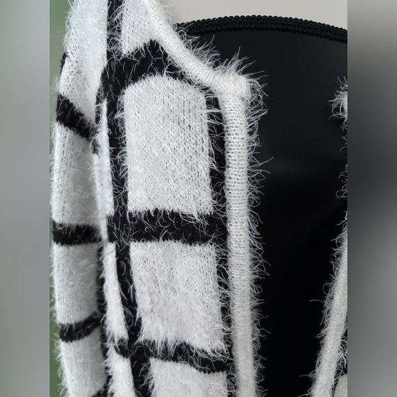 NY Collection Sweater - Picture 2 of 8